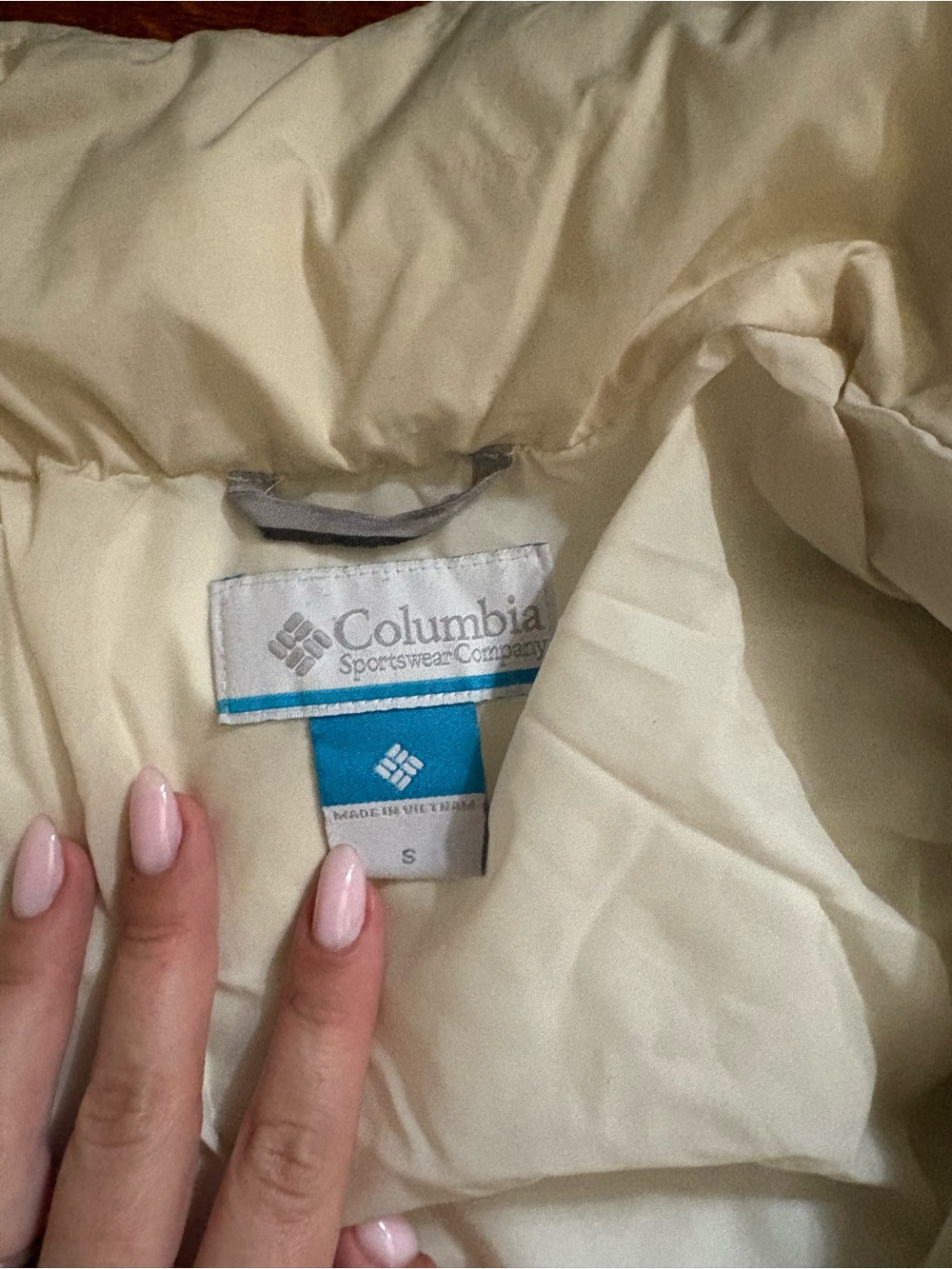 Columbia Off-White Quilted Puffer Jacket - Picture 5 of 6
